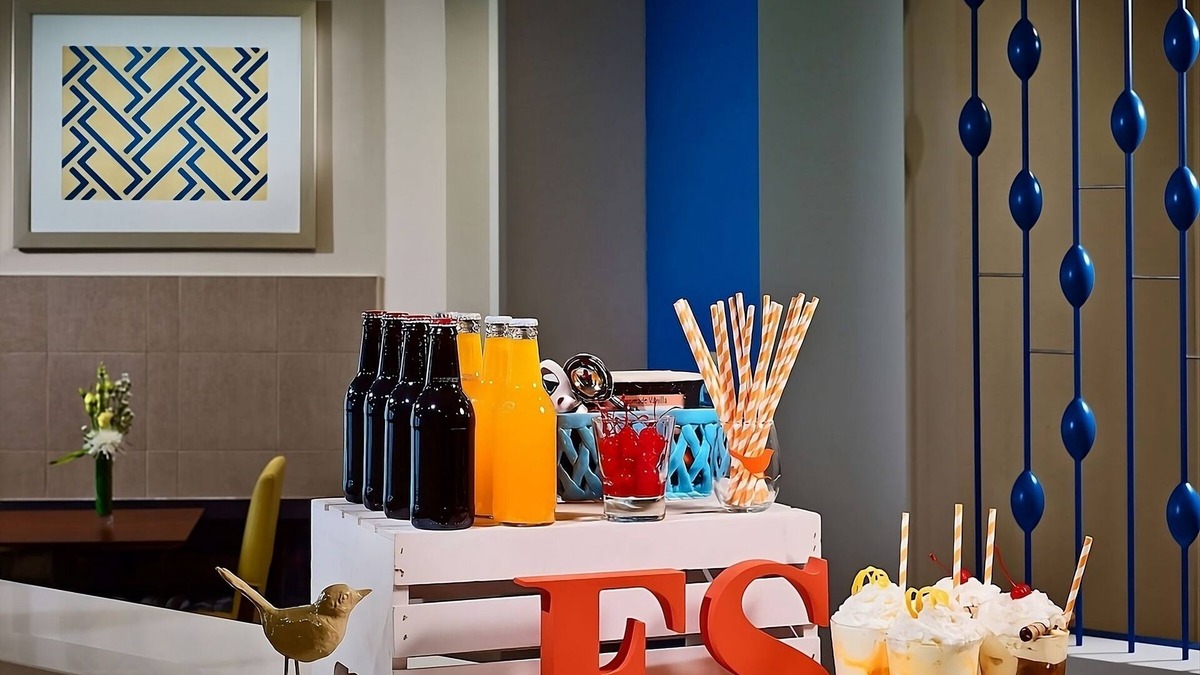 Westlake Hotel | Escape the Hustle and Bustle! Kitchen, Free Parking, Onsite Pool
