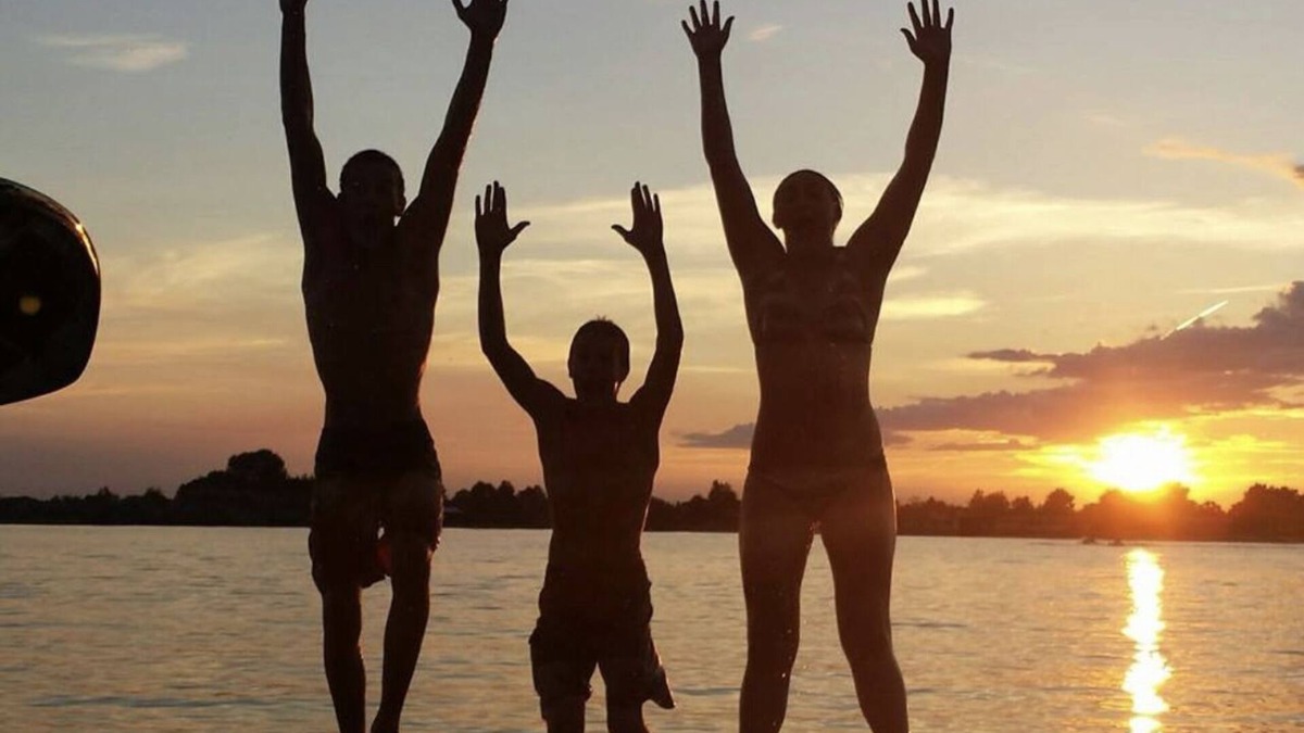 Moses Lake House | Escape The Hustle & Bustle And Enjoy Lake Living For A Weekend Or Stay A Week