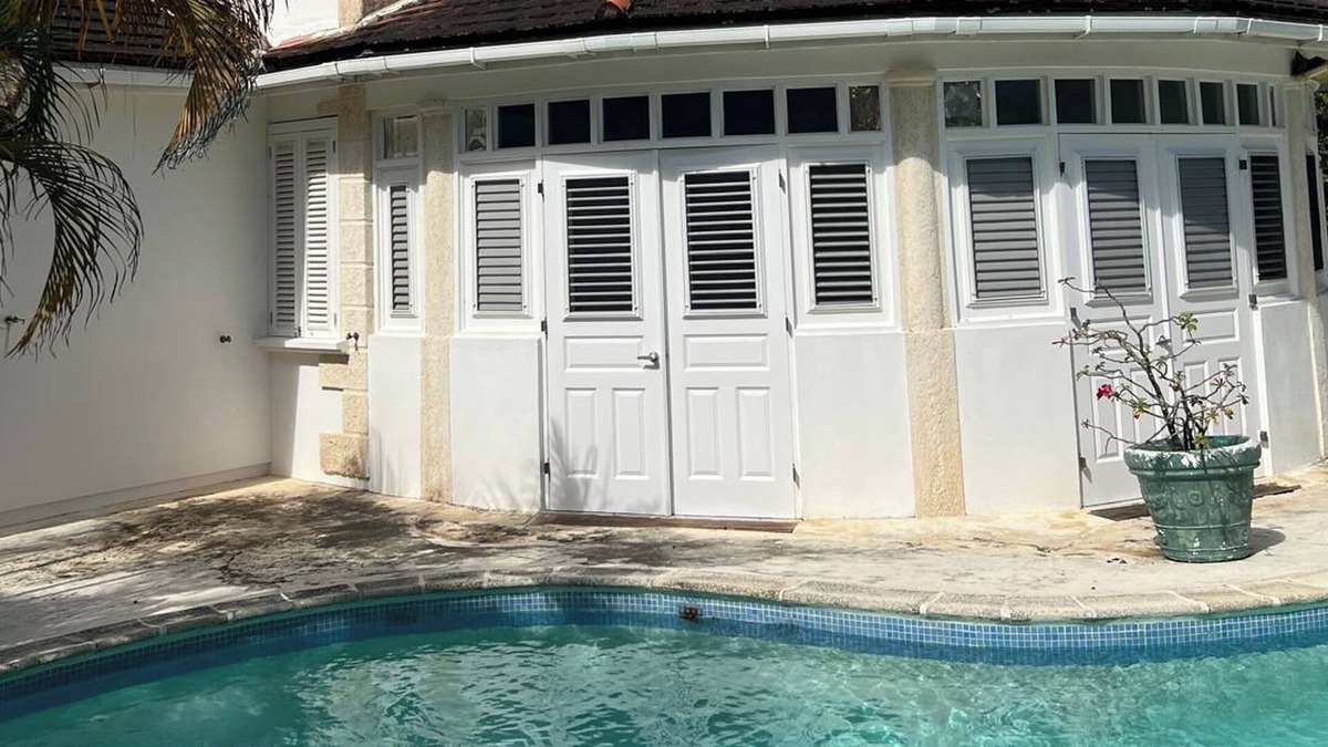 Paynes Bay Villa | Escape to a Delightful Spacious Family Villa