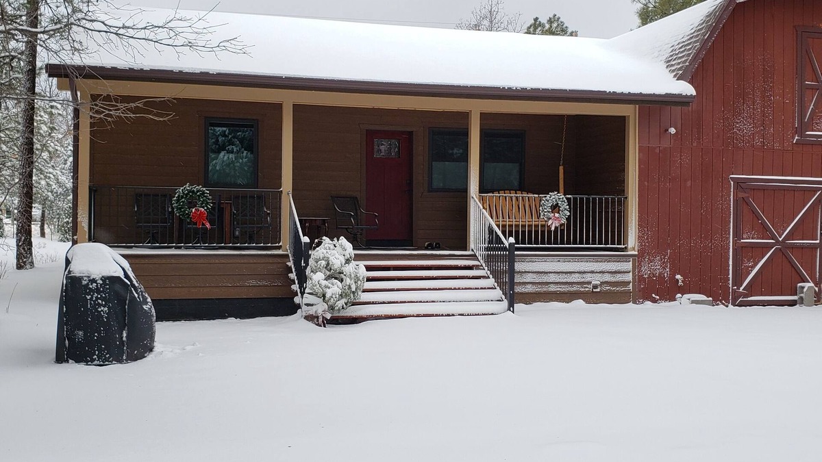 Show Low House | Escape to a private casita in White Mountains!