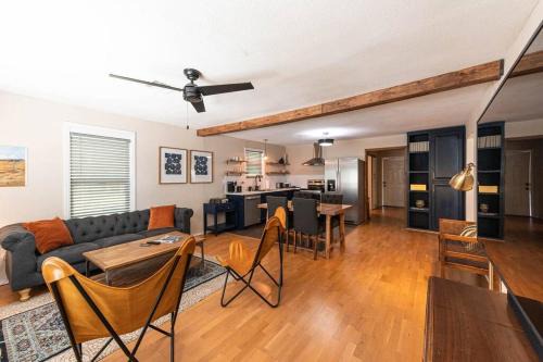 East Riverside House | Escape to a Restored 1920s East Waco Bungalow