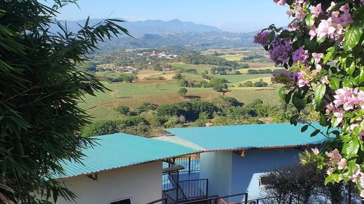 Puente de Piedra Cabin | Escape to a tranquil paradise 25 mins from SJO airport!