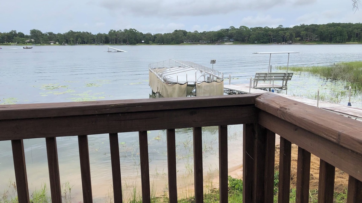 Melrose House | Escape to Beautiful Lake Lily