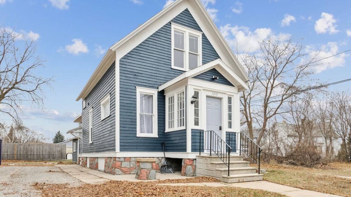 Marinette House | Escape to Beautiful Marinette