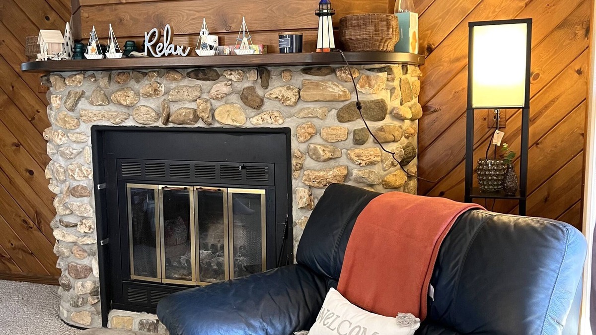 Two Rivers House | Escape to fall in northern Wisconsin & Door County