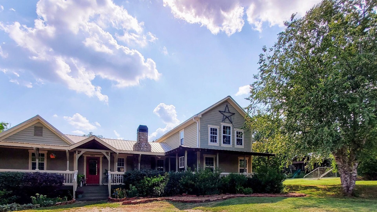 Madison County Other | Escape to Farmhouse on 5 acres, 17 miles from Athens. Screened porch/hot tub.