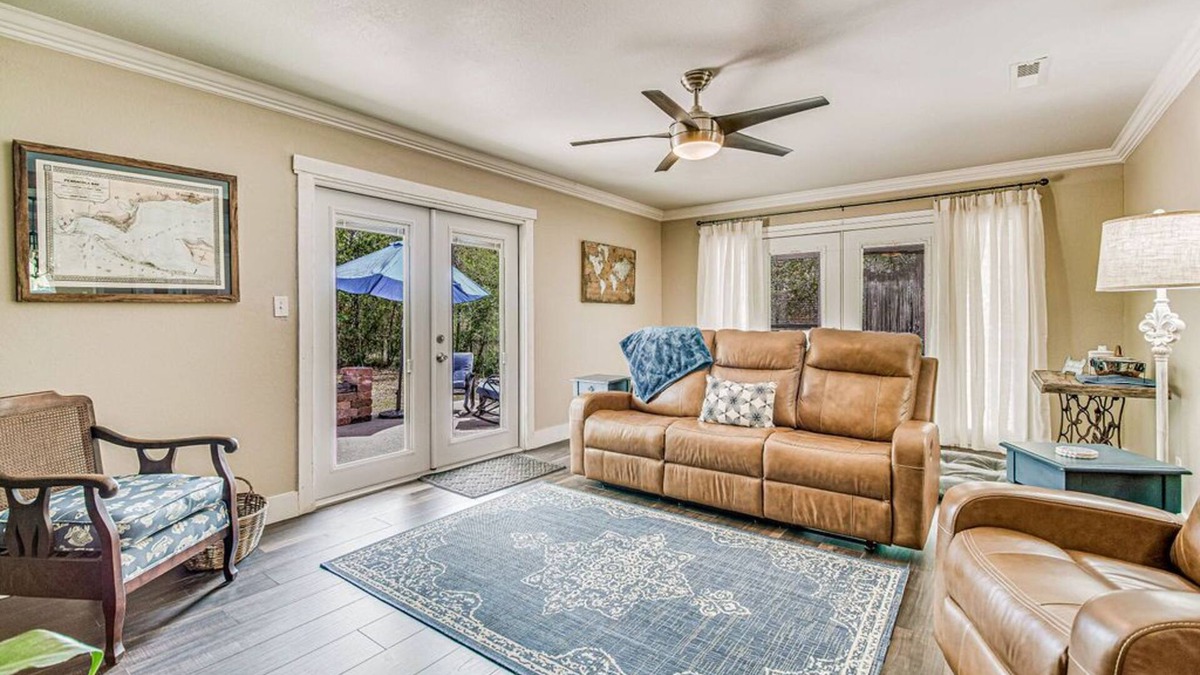 Brent House | Escape to Five Flags Retreat, Family & Pet Friendly