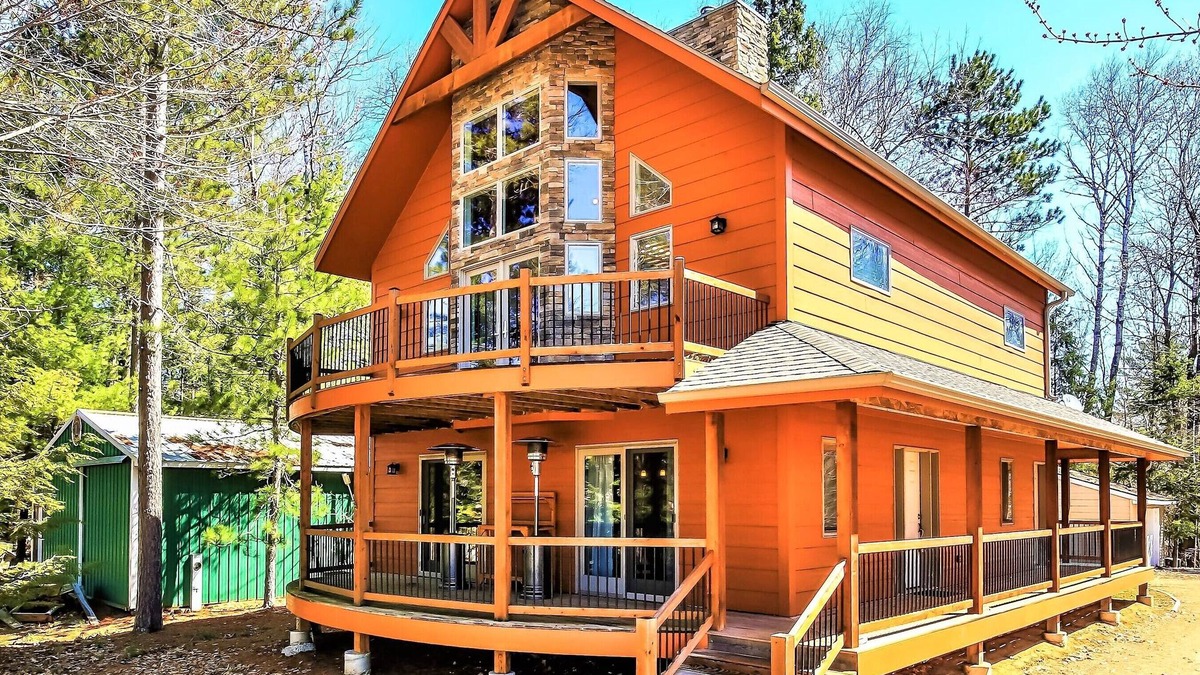 Laona House | Escape to Golf Shores Laona in the Nicolet National Forest!