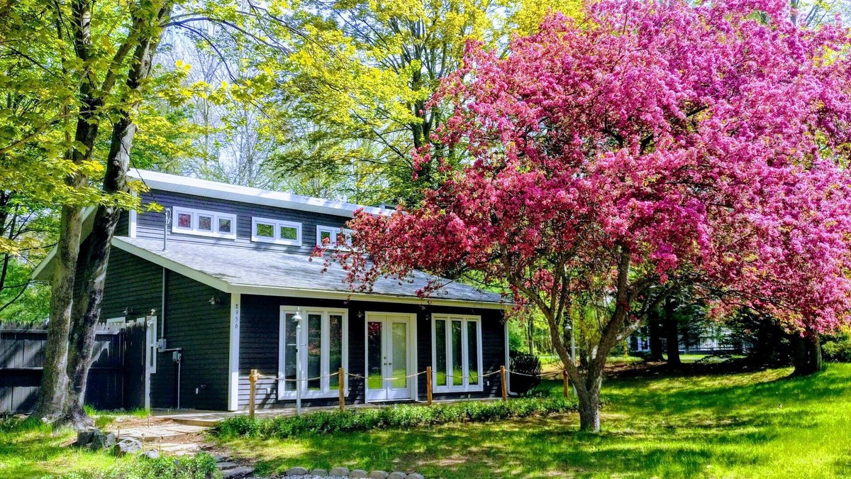 Shelby Cottage | Escape to Lake Michigan Holiday: Private Beach, Silver Lake ORV Park, and Wi-Fi!