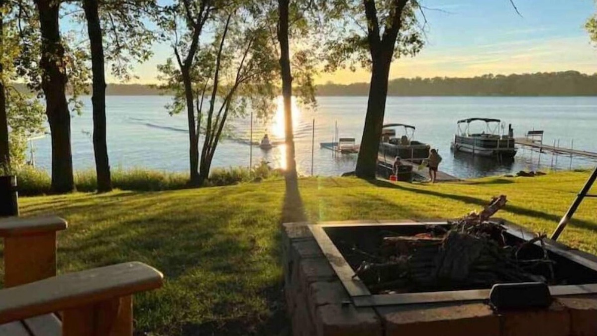 Pine City Cabin | Escape to our updated cozy Lakeside Cabin-great sunset views-1 hour from Cities