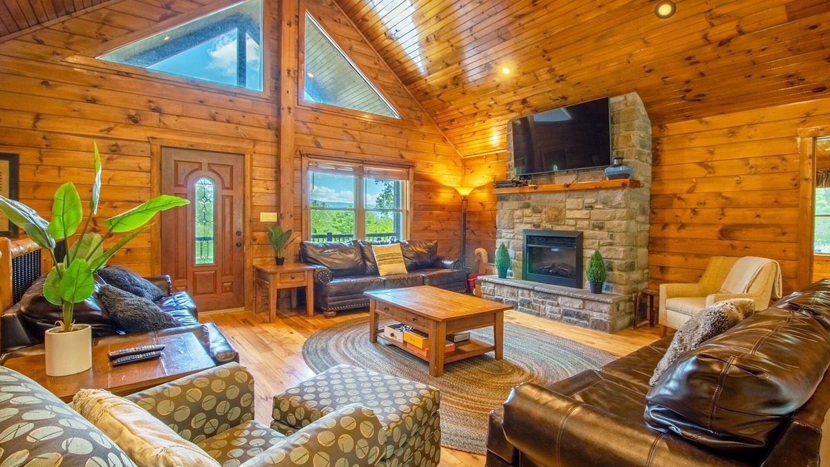 Stanley House | Escape to Page Valley Retreat! Hot Tub, Mountain Views, Fire Pit