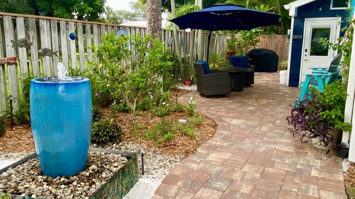 Mid Island Apartment | Escape to paradise in this quaint island home get-away just steps from the beach