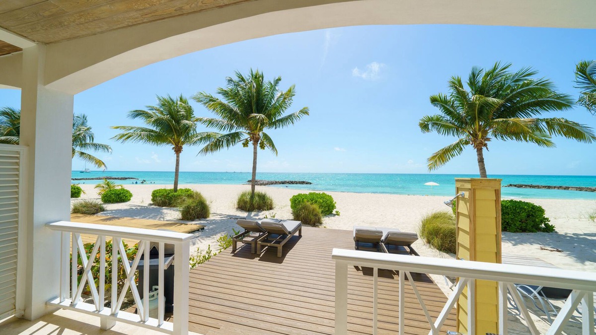 Palm Cay House | Escape to Paradise at Oceanfront Dreams - Your Idyllic Coastal Haven!
