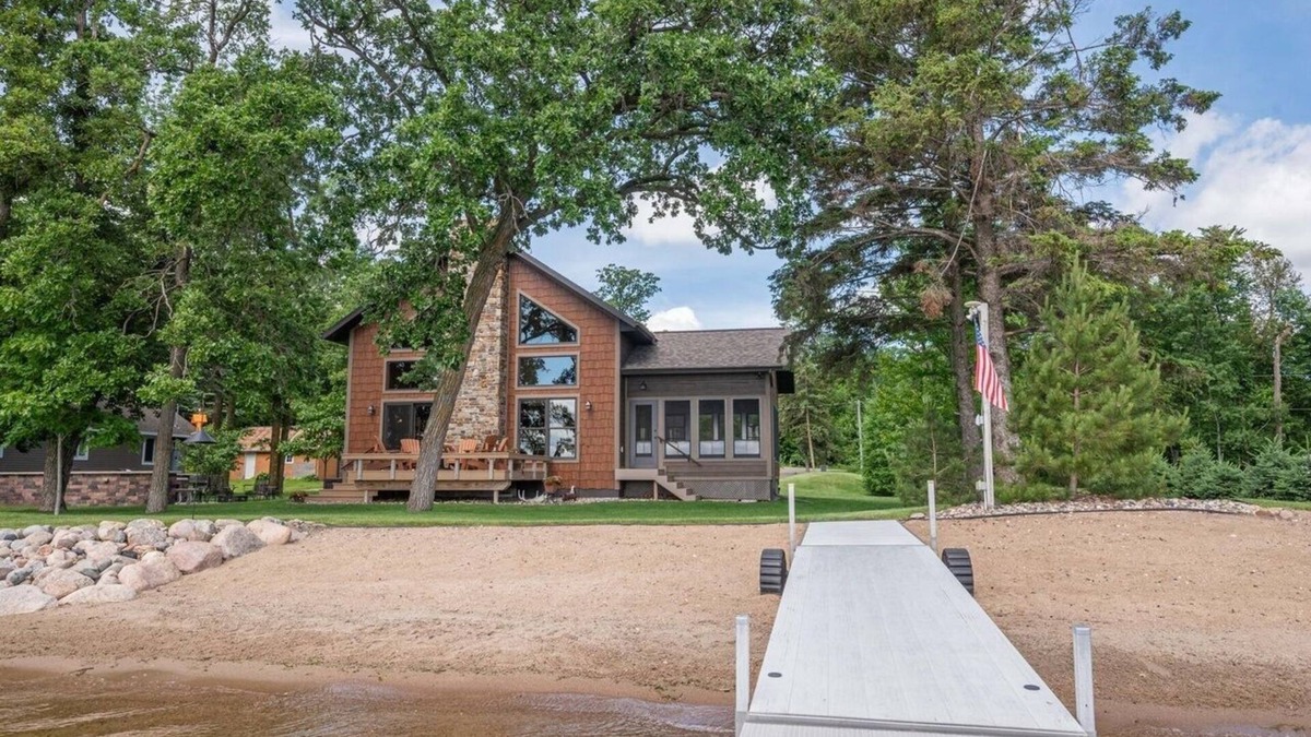 Perham House | Escape to Paradise Haven on Big Pine Lake in enchanting Perham, MN!
