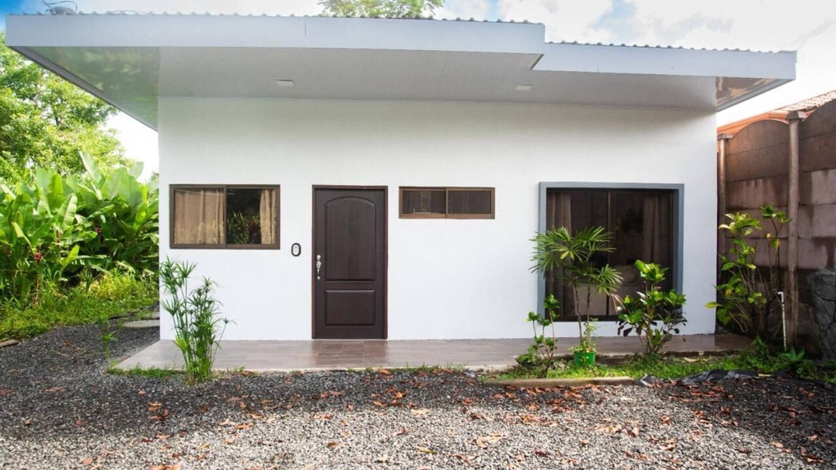 Barrio Dora House | Escape to Paradise in La Fortuna – Your Private 2-Bedroom Retreat Awaits!nn