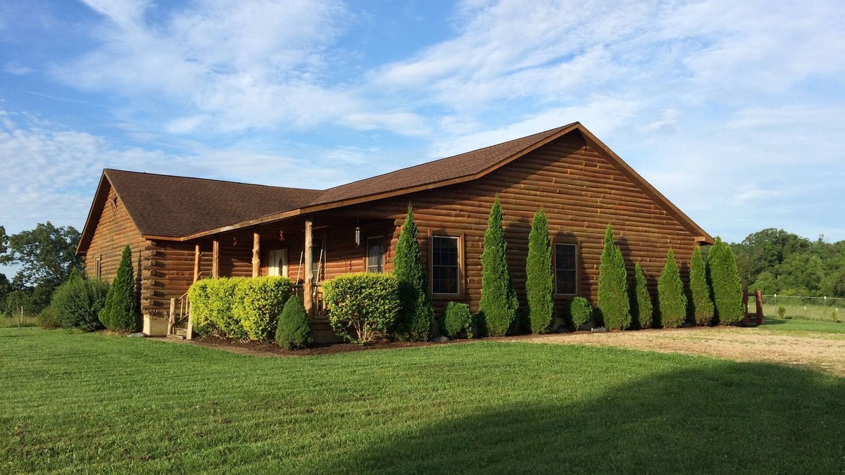 Bourbon Cabin | Escape to PARADISE on 10 sprawling acres in which to do anything you please!
