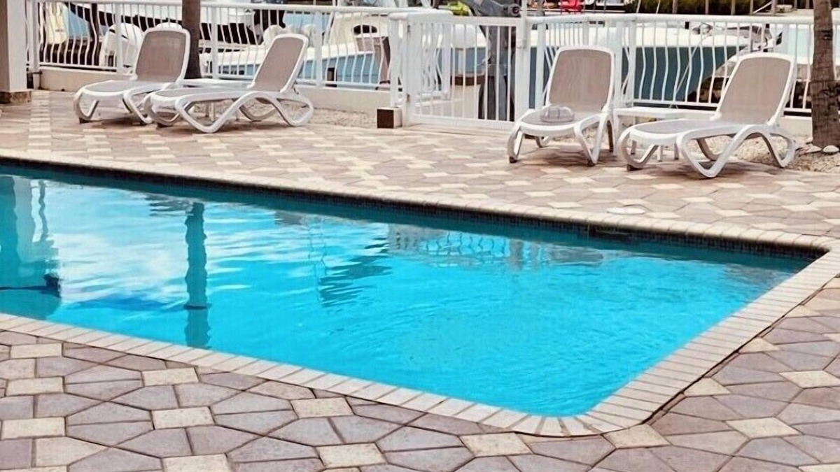 Key Largo House | ESCAPE TO PARADISE! WATERFRONT PROPERTY! LOWEST PRICE IN THE KEYS! BEST LOCATION
