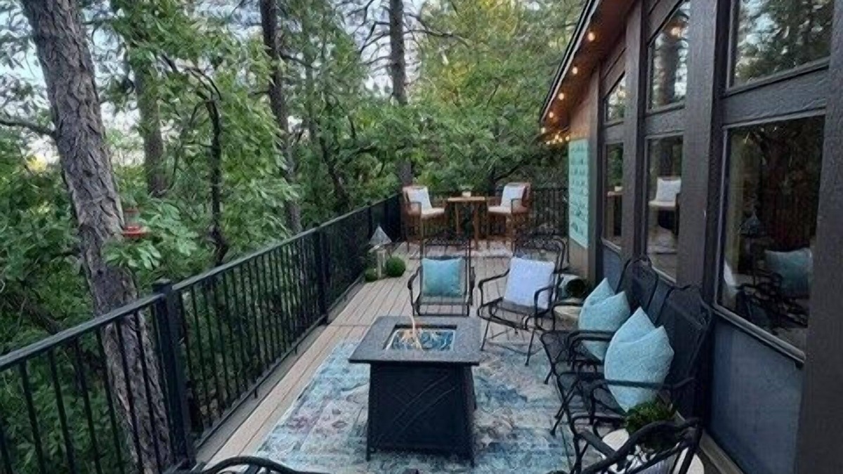 Munds Park Cabin | Escape to Pinewood Canyon Cabin — a cozy 2BR/2BA retreat nestled in the pines of Munds Park. With Inviting interiors, a relaxing deck, and direct forest access, it’s the perfect basecamp for year-round adventure and mountain serenity.