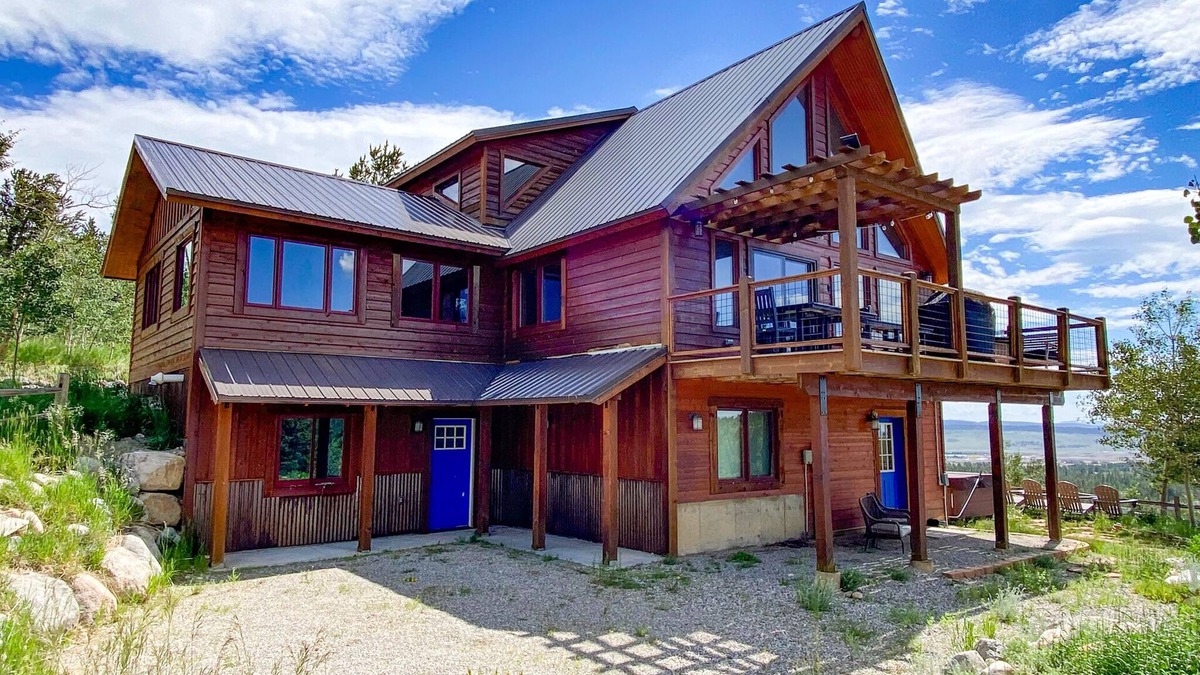Fairplay Cabin | Escape to Pure Luxury with the Entire Family, w/Hot Tub, Chef's Kitchen - Blue Sky Ridge