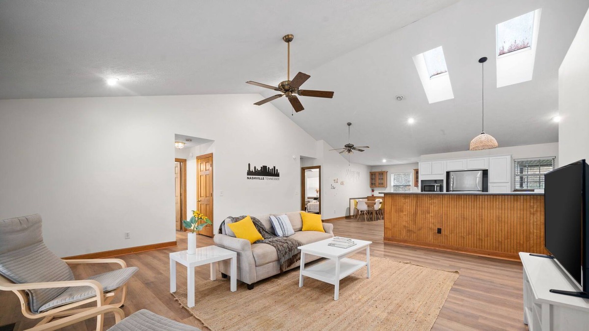 Goodlettsville House | Escape to Rustic Elegance: Country Home mins from Nashville's Vibrant Scene