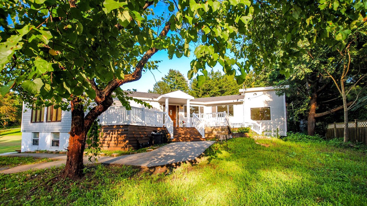 Mount Marion House | "Escape to Saugerties: Your Perfect Upstate Getaway"