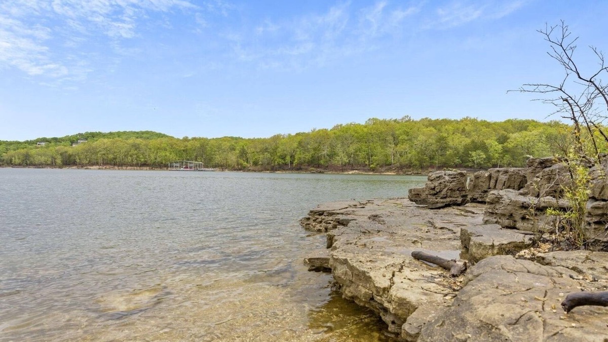 Indian Point Condo | Escape to Serenity on Table Rock Lake!