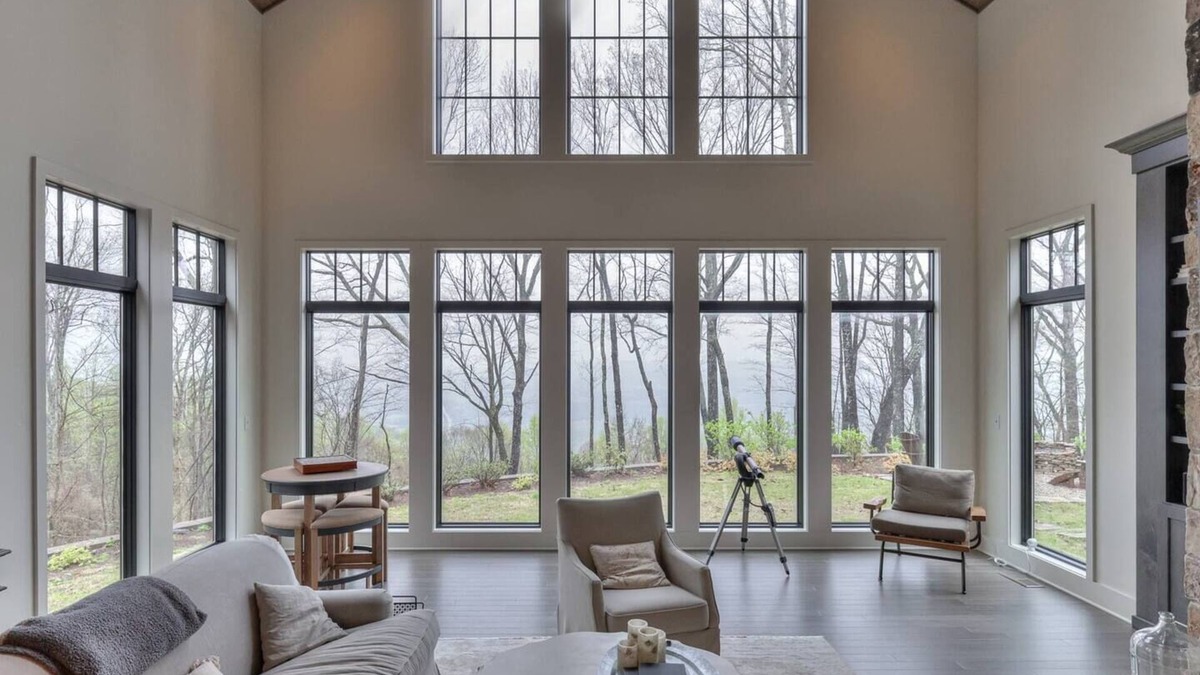 Saint Andrews Cabin | Escape to Solitude: Panoramic Views Await!