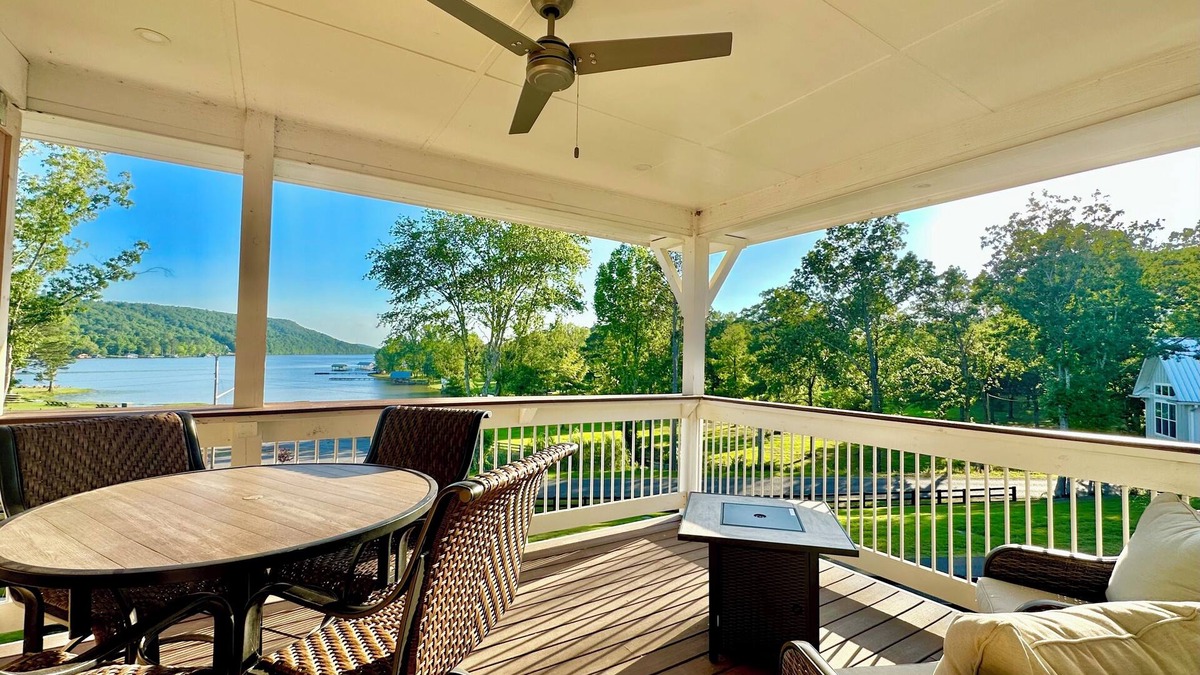 Cedar Bluff Apartment | Escape to “Studio A”! Lake, Pool, Splash Pad, Hot Tub, Kayaks, fire pit, etc.!