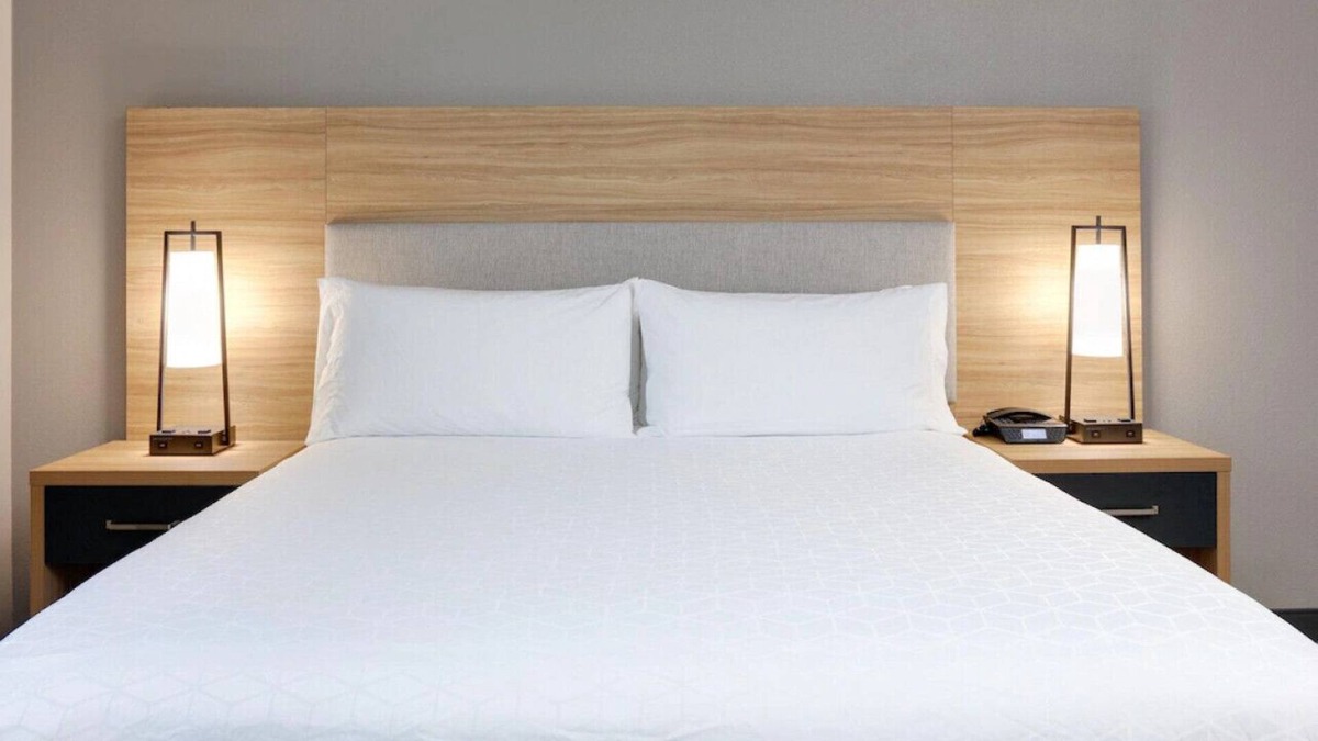 Hurst House | Escape to Sumptuous Studio Suite! Pets Allowed