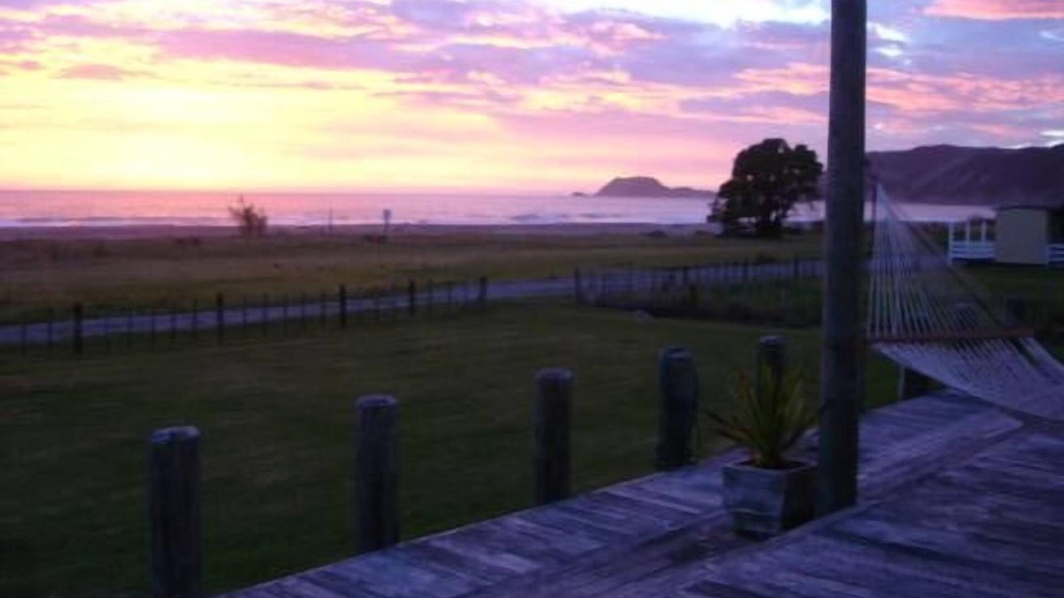Tokomaru Bay House | Escape to the Cape Tokomaru Bay