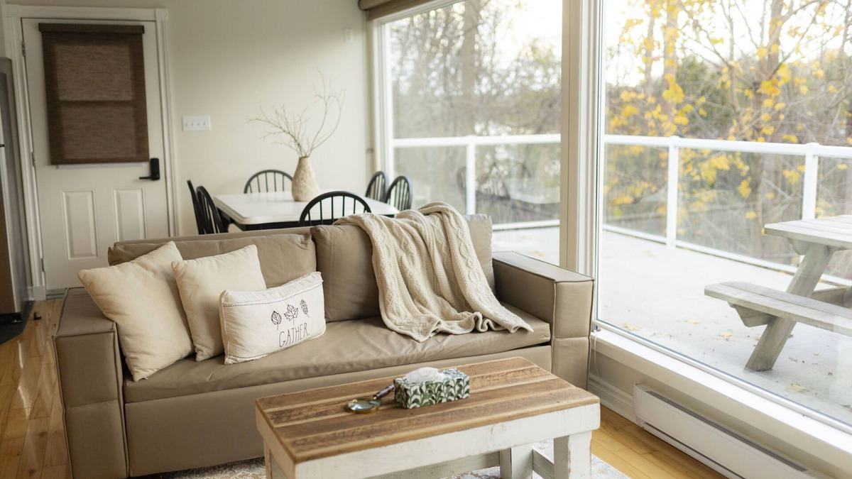 Southampton Cottage | Escape to the cottage by the water in South Hampton. Explore and unwind.