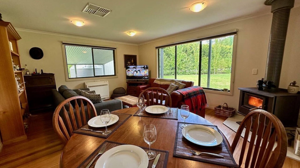 Taggerty House | Escape to the country - centrally located with Cathedral views
