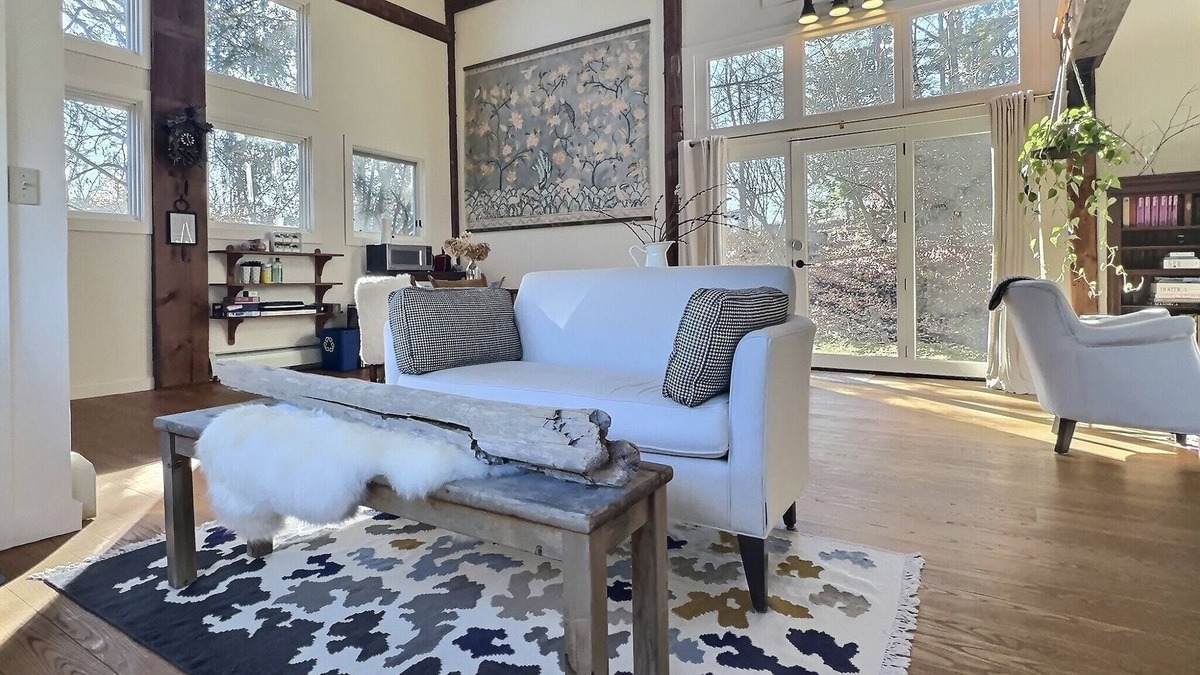Bantam House | Escape to the Hills