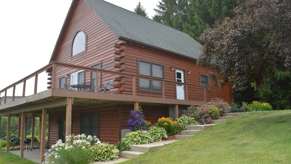 Ferryville Cabin | Escape to The Pines, the perfect destination for romance, seclusion & relaxation