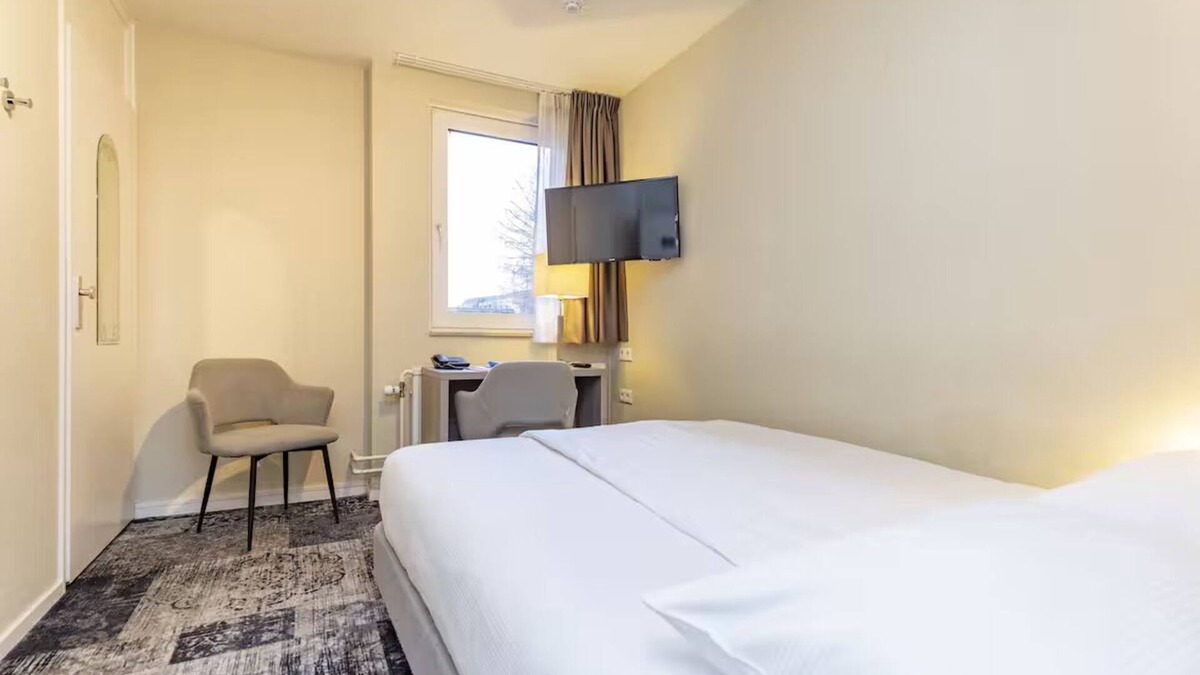 Valkenburg aan de Geul Hotel | Escape to the Rolling Hills with Terrace Dining, Bike Rides, and Peaceful Stays