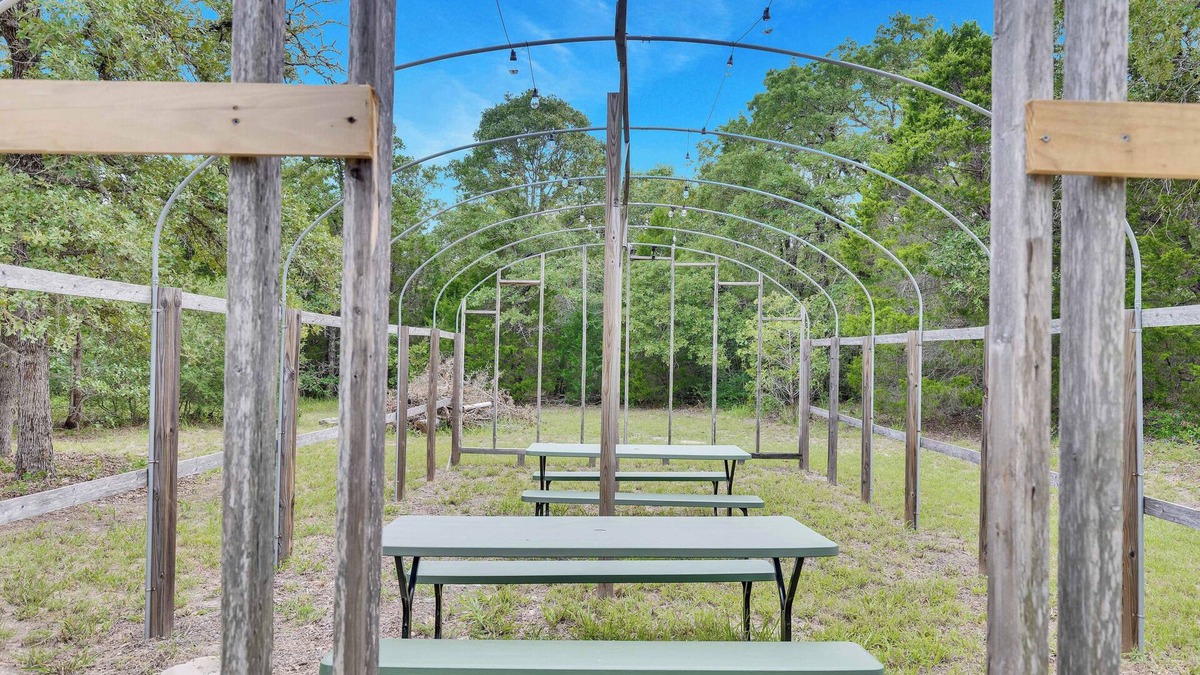 Elgin House | Escape to this beautifully remodeled farmhouse on private, open green space.