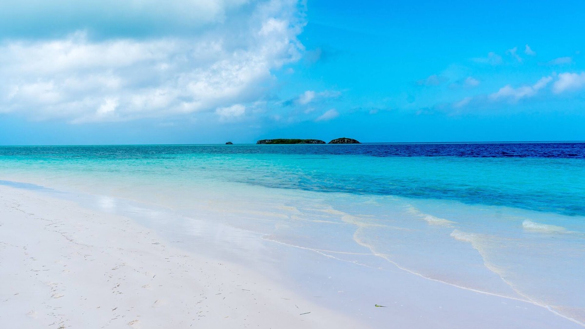 Spanish Wells House | Escape to 'This Is It' Your Ultimate Beachfront Retreat