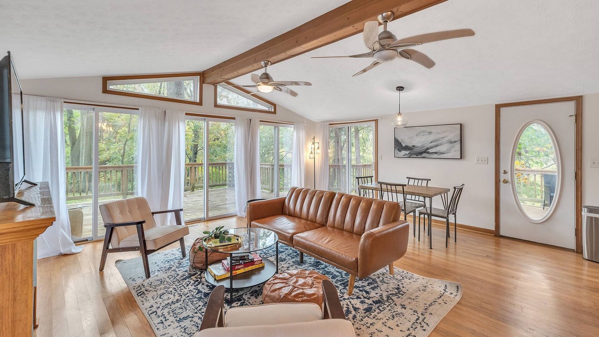 Fishers Hill House | Escape To This River Home With Mountain Views 2 Bedroom Home by Redawning