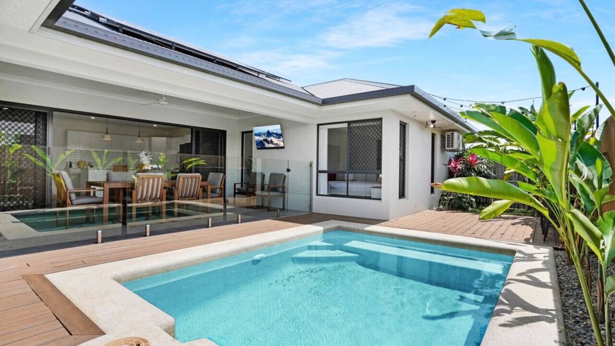 Smithfield House | Escape to Villa Catana: Spacious Home with Pool, Lush Gardens, and Close to Nature!
