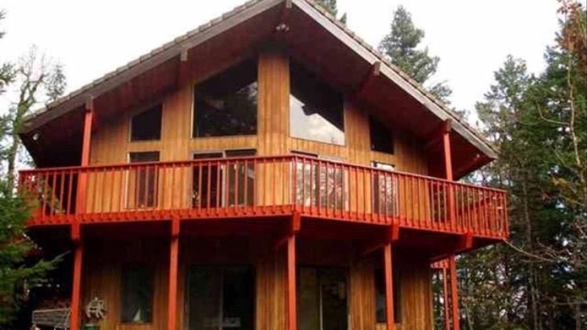 Philomath House | Escape town! Pets welcome, 4bd on fenced 5+ acres, sheep, goats & chicken