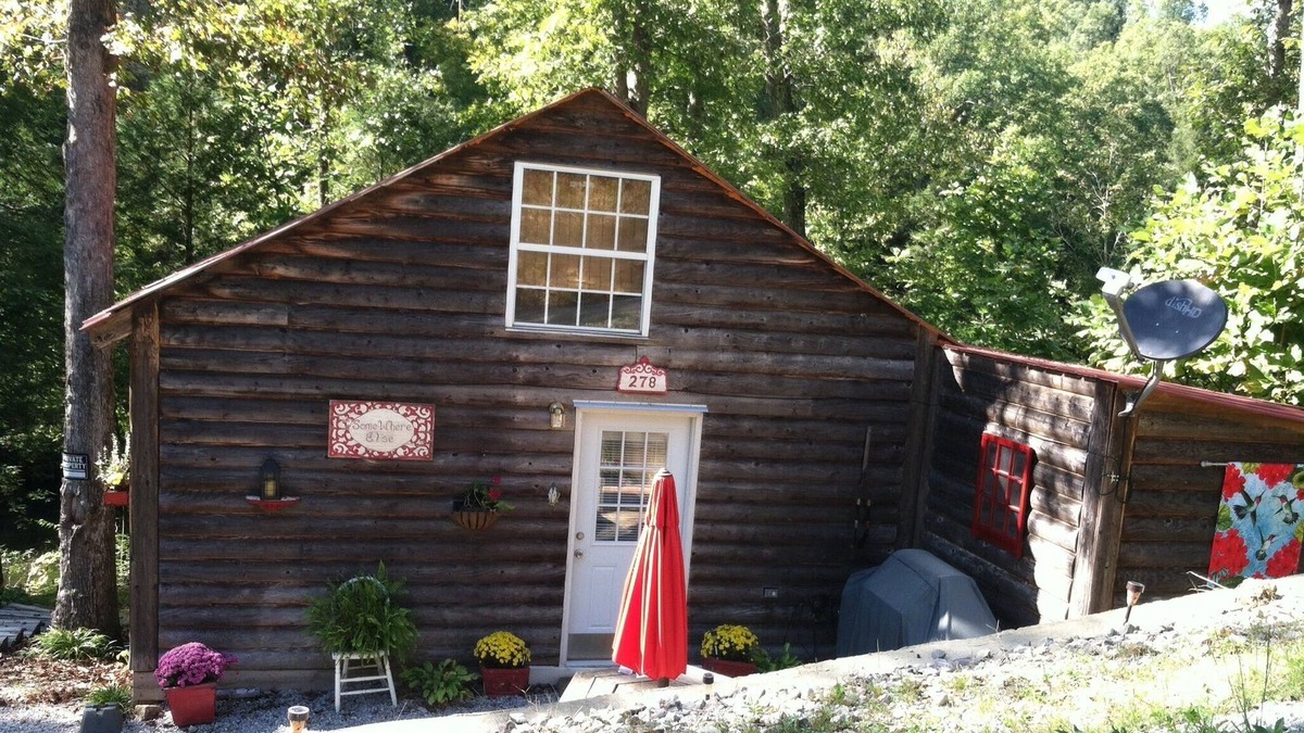 Pittsburg Cabin | Escape, unplug & relax. Enjoy nature from our screen porch or from dock.