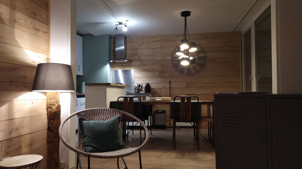 Les Claux Apartment | Escondus, Proche du Point Show, T2 bis Skis AUX Pieds 4 Couchages, Balcon sud