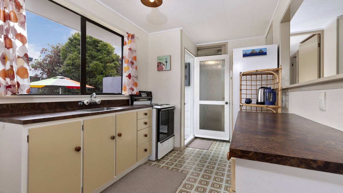 Omaha Cottage | Esme Escape - Omaha Holiday Home