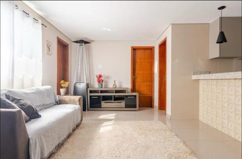 Betim House | Espaço de festas e Hospedagem Cintia Lima
