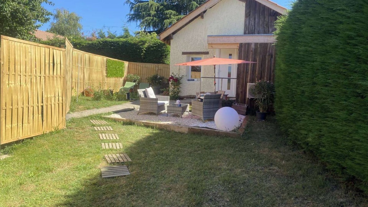 Saint-Clair-de-la-Tour House | ESPACE ATYPIQUE DETENTE BIEN-ETRE