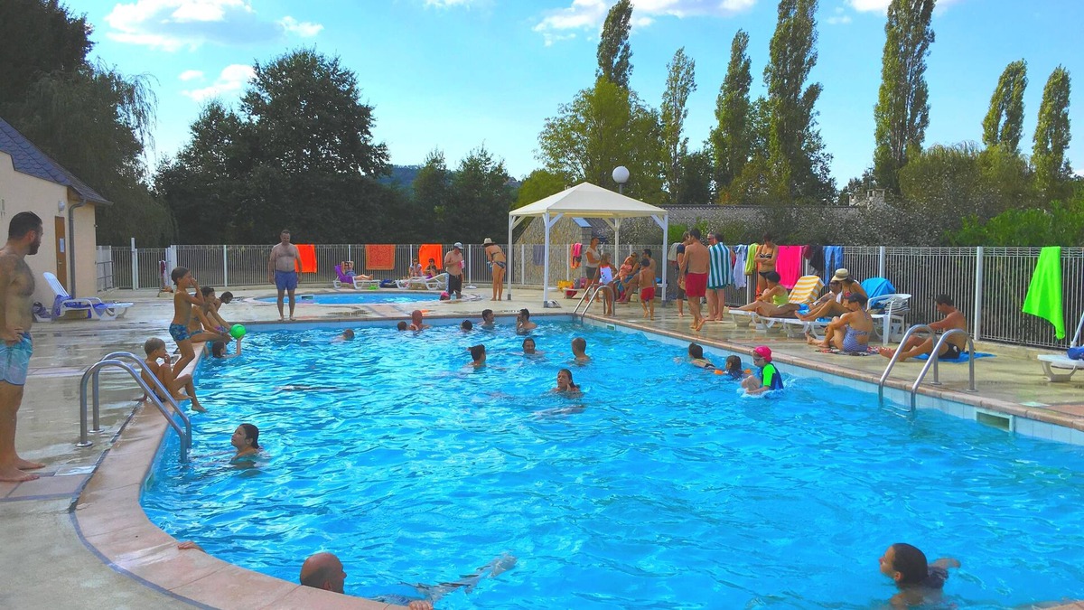 Espalion Apartment | Espalion, pleasant accommodation for 5 people, heated swimming pool, ideal for families