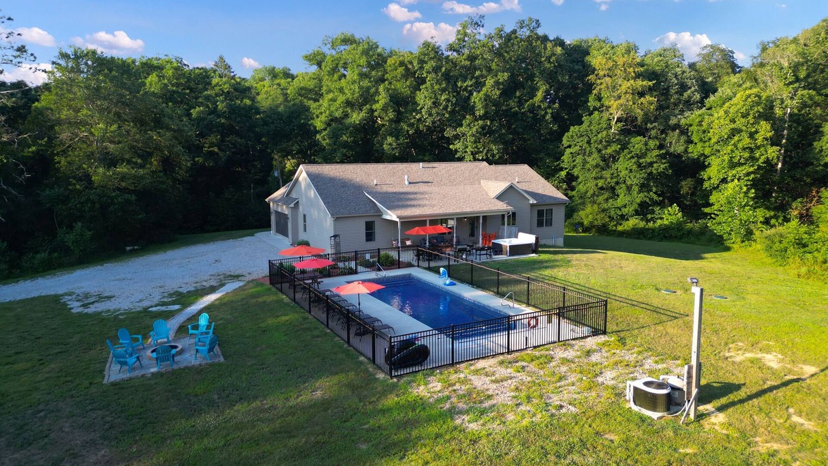 New Plymouth House | Espolon Ranch | Outdoor Igloo | Pickleball
