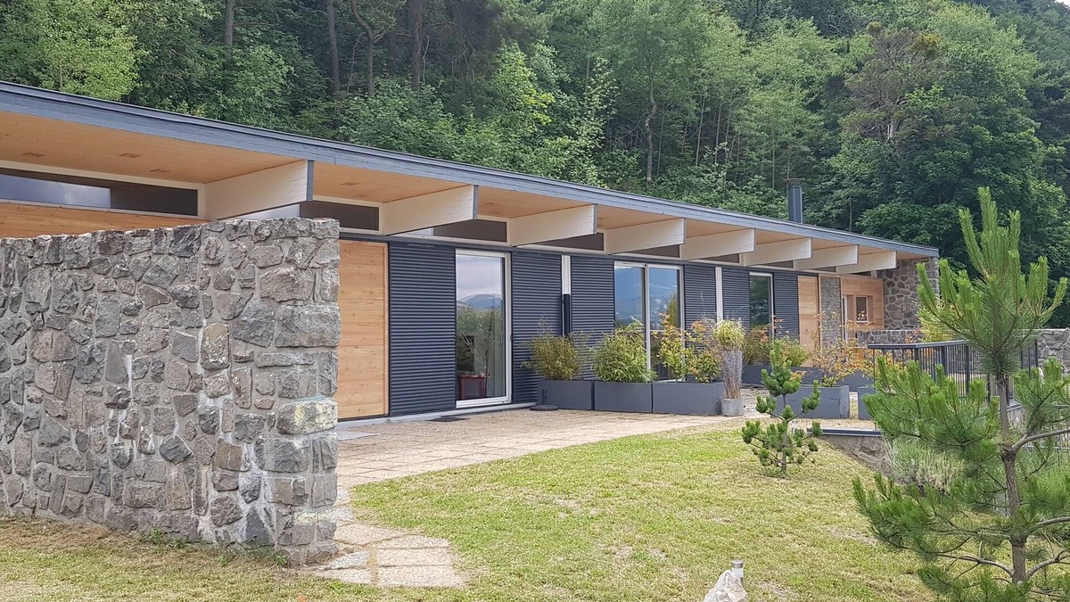 Savines-le-Lac Apartment | Esprit lodge serre ponçon