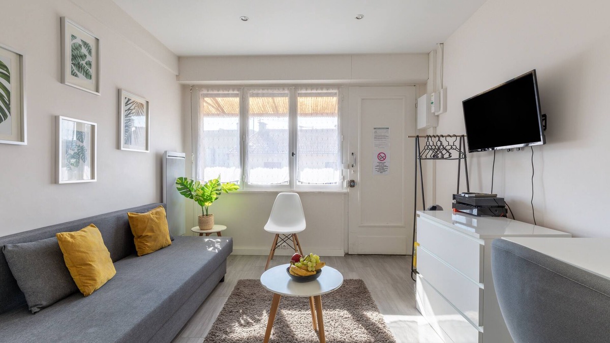 Gentilly Apartment | Esprit Tropical - Studio Apartment, Sleeps 2