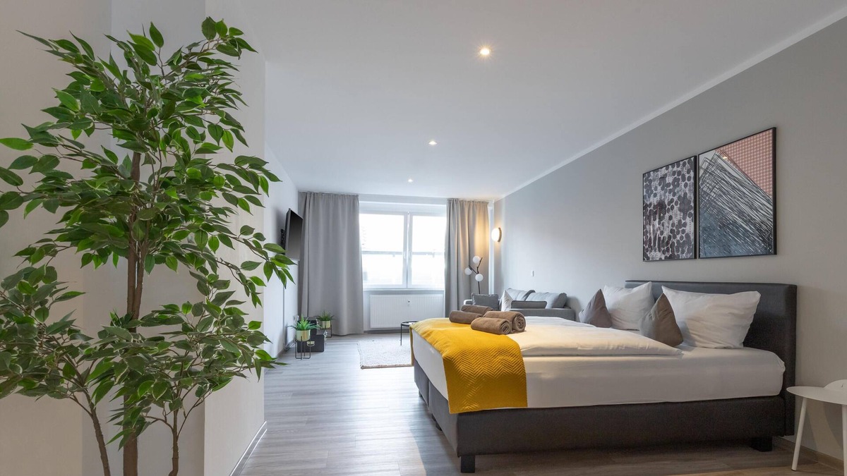 Stadtkern Apartment | Essen Kibbelstr | Suite XL + Sofa Bed (LT)